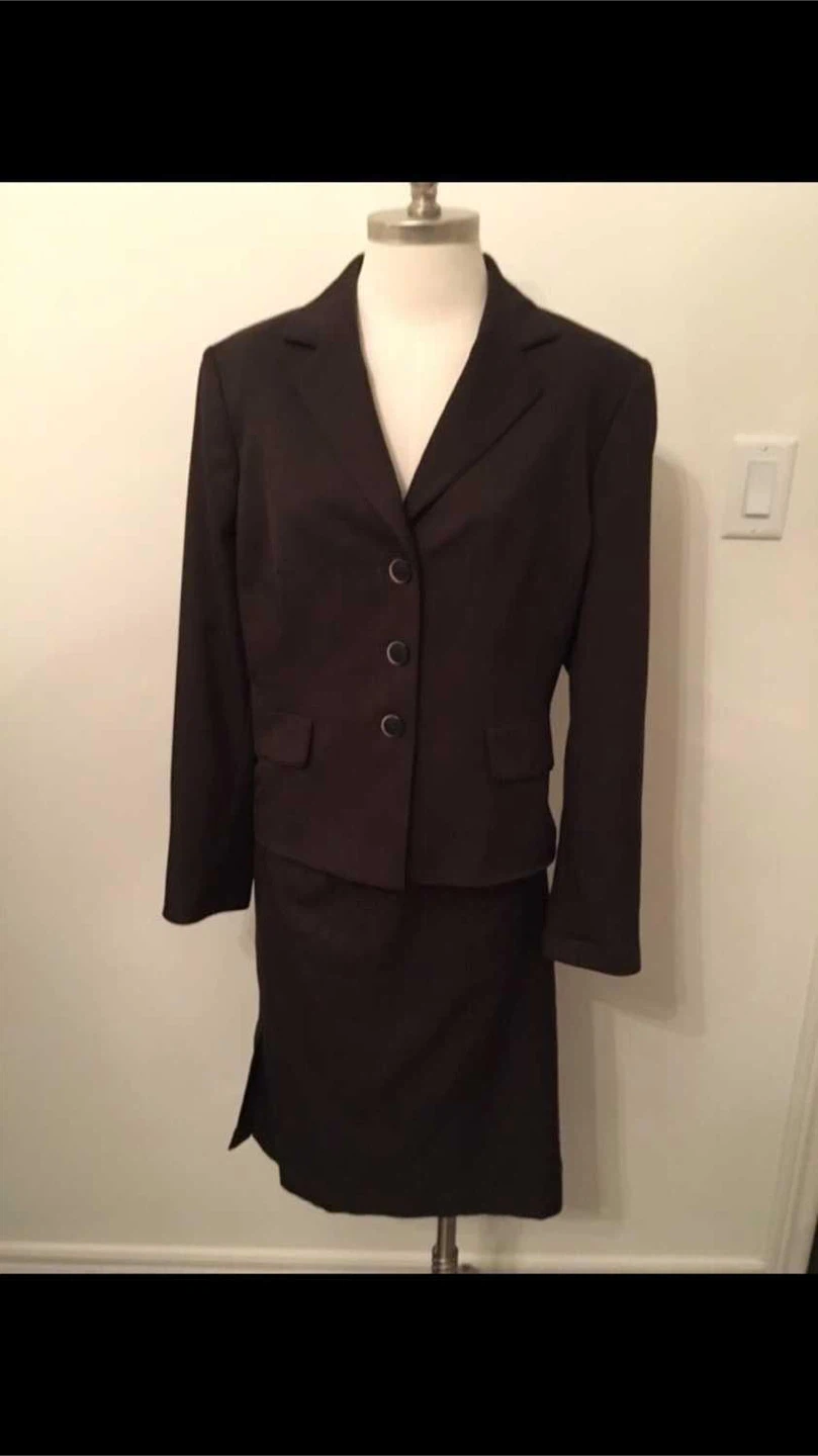 New Evan-Picone Brown Suit - Size 14