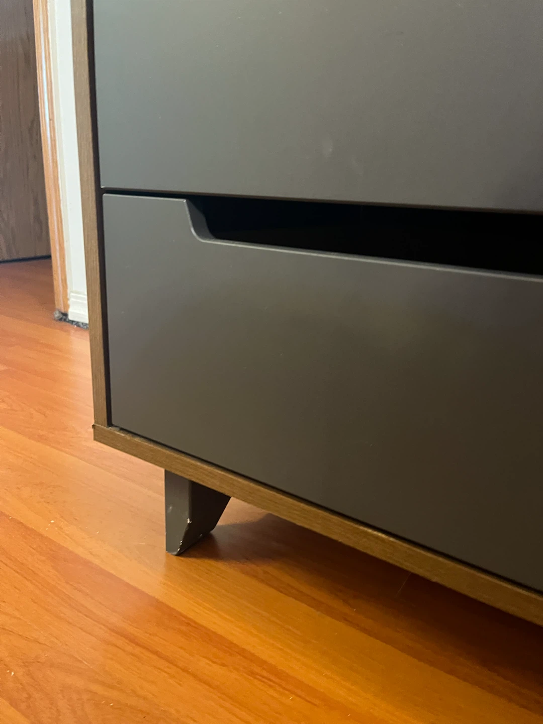 Modern 4-Drawer Dresser in Wood and Grey - photo 2