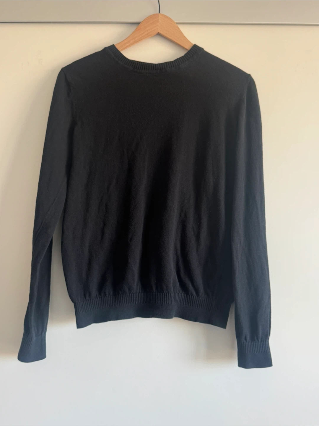 Topshop lightweight black sweater size medium (unisex)