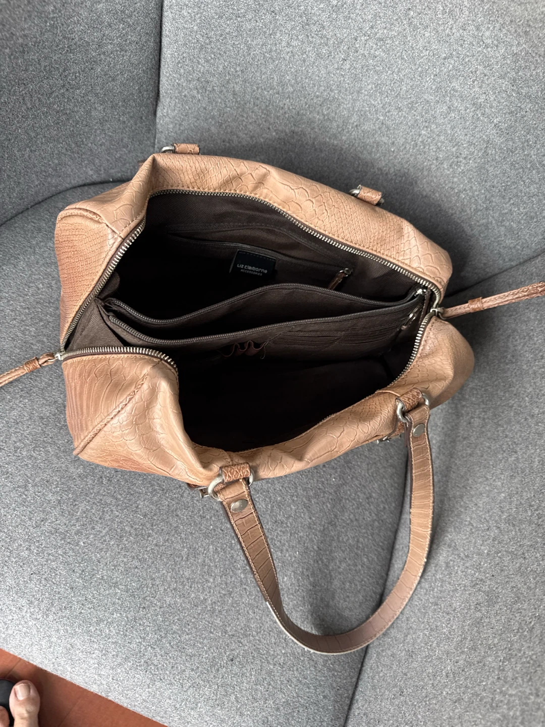 Liz Claiborne beige handbag - photo 2