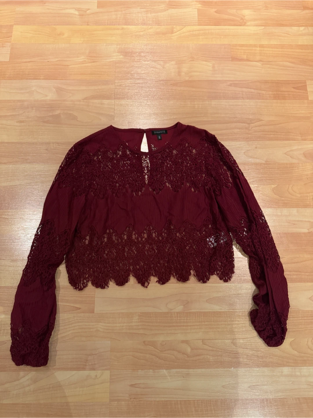 Dynamite Maroon Lace Long Sleeve Crop Top - M