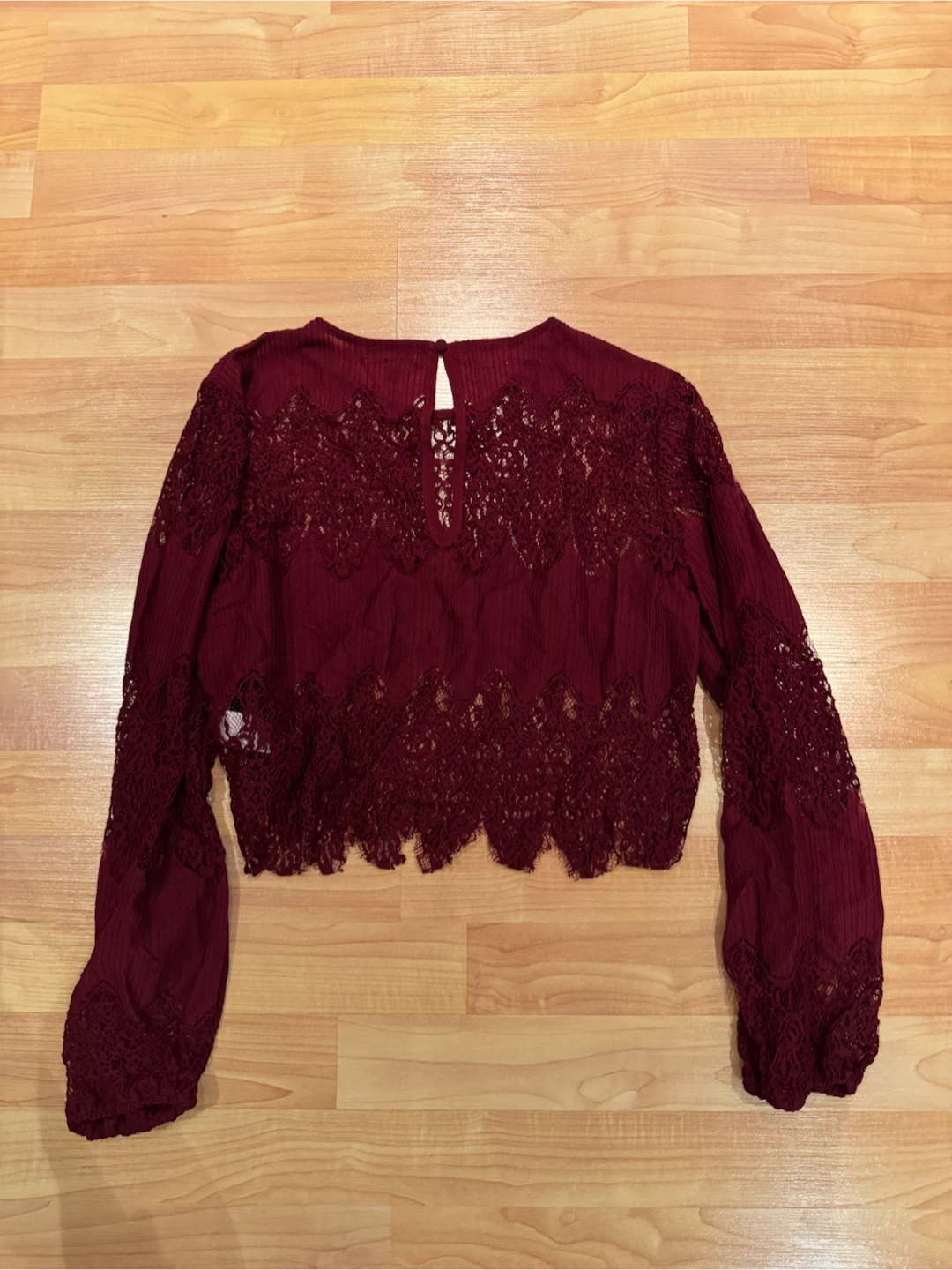 Dynamite Maroon Lace Long Sleeve Crop Top - M - photo 2