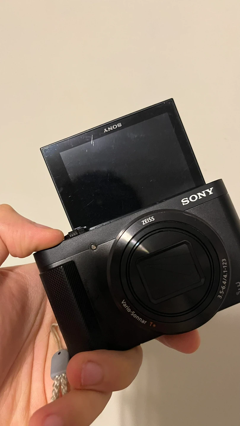 Sony DSC-HX80 Digital Camera with Battery and Case