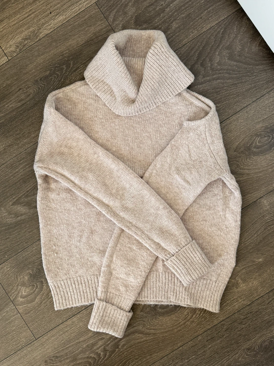 Guess Turtleneck Sweater