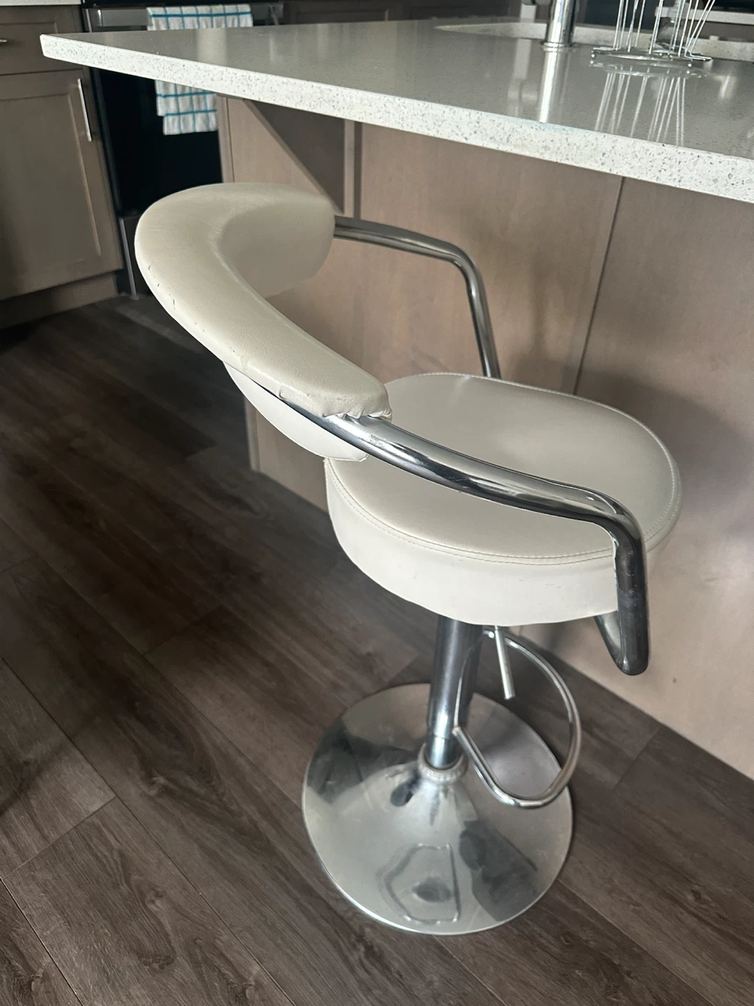 Adjustable White Bar Stool, queen bed and study table - photo 3