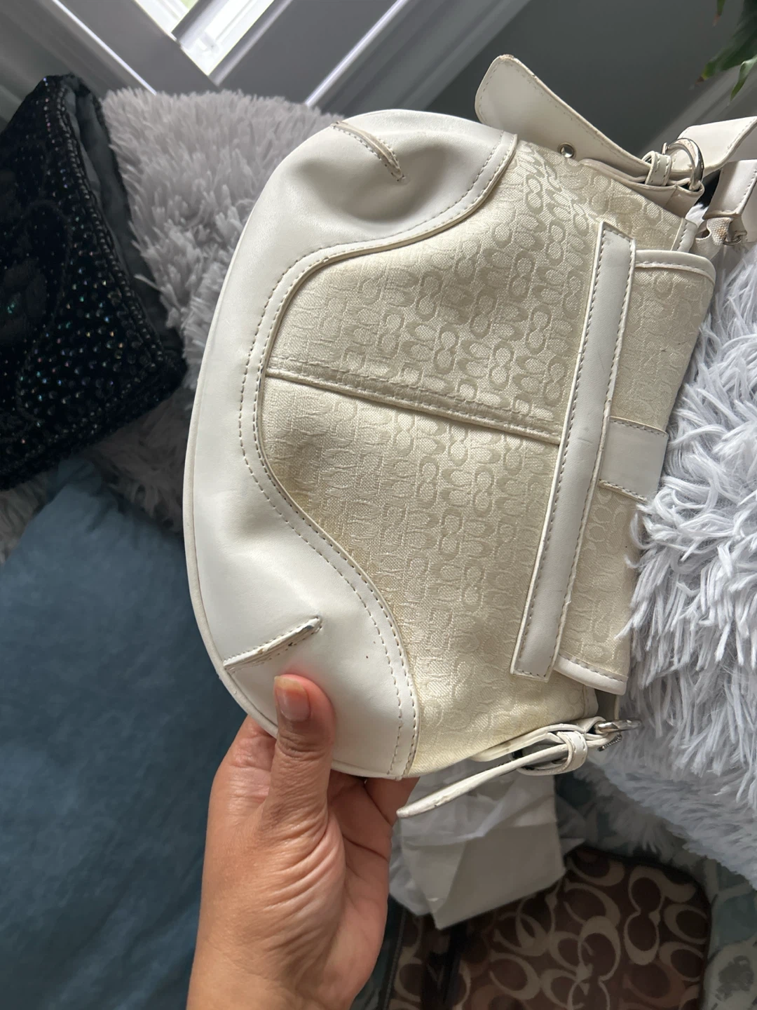 Coach White Signature Shoulder Bag - photo 4