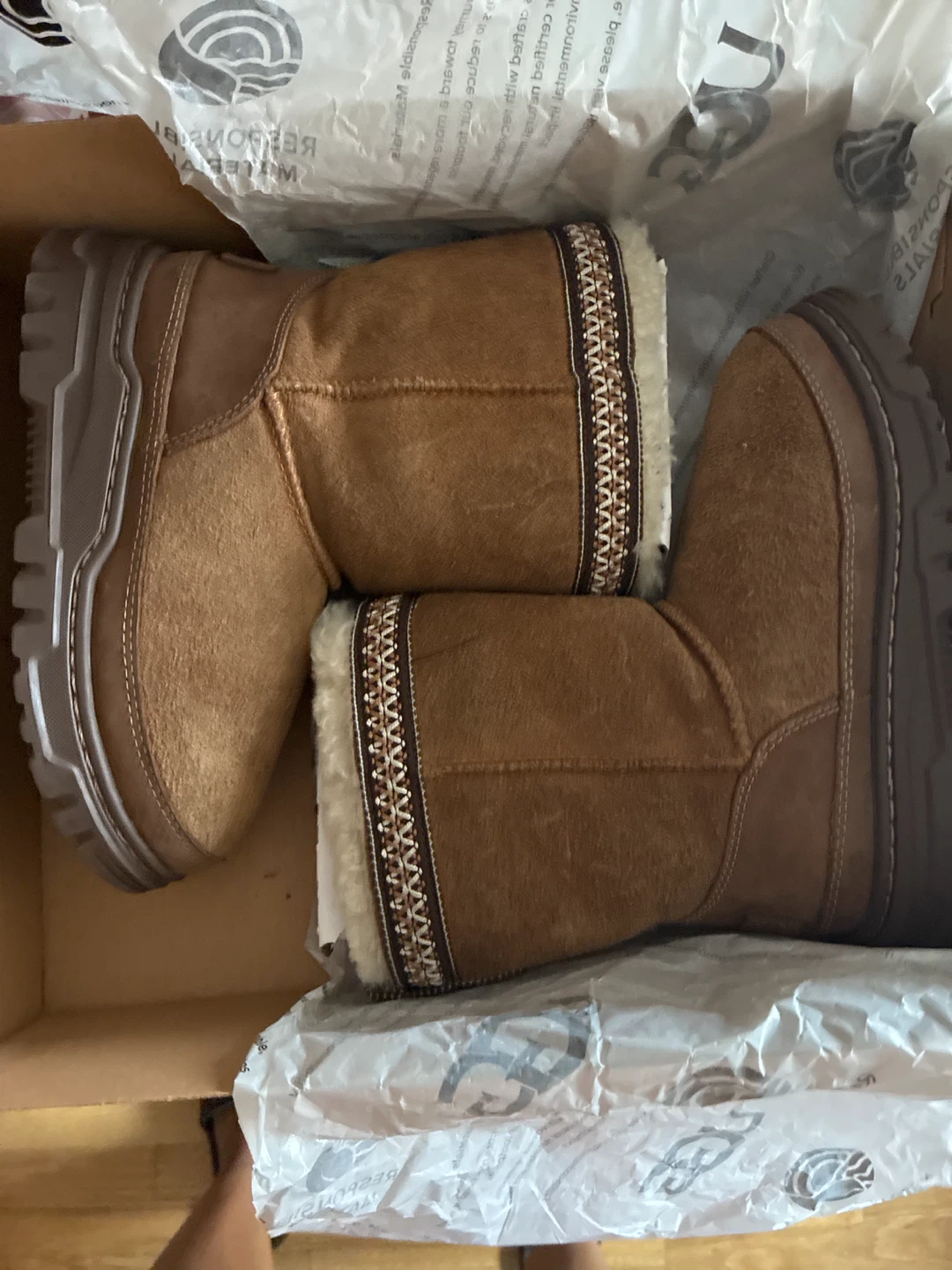 UGG Kids Classic Short Trailgazer Boots