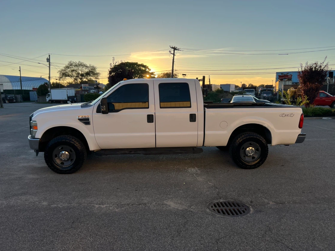 2008 Ford F250 super duty crew cab pick up truck - photo 3