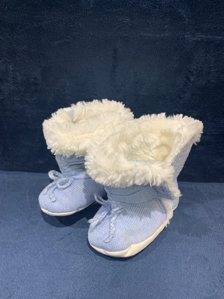 Baby Blue Knit Faux Fur Booties