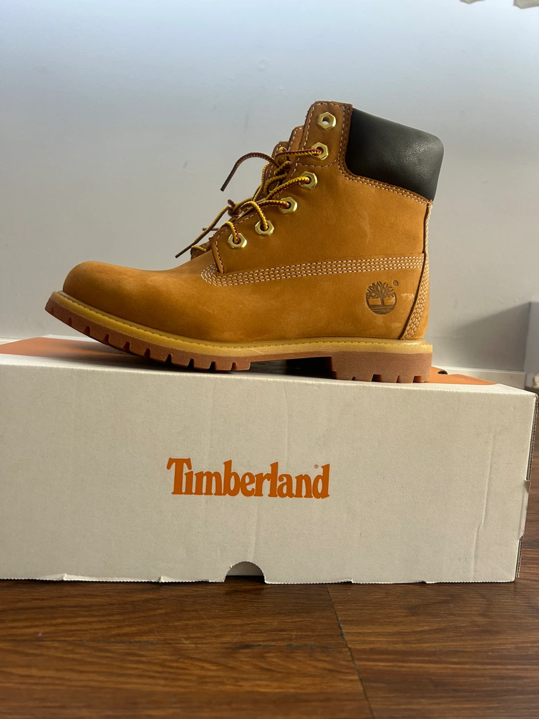 Timberland Premium 6-Inch Waterproof Boots Wheat Size 7.5