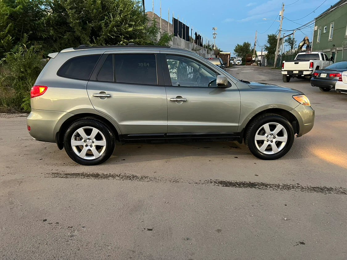 2009 Hyundai Santa Fe SUV 4 x 4 Runs beautiful - photo 4