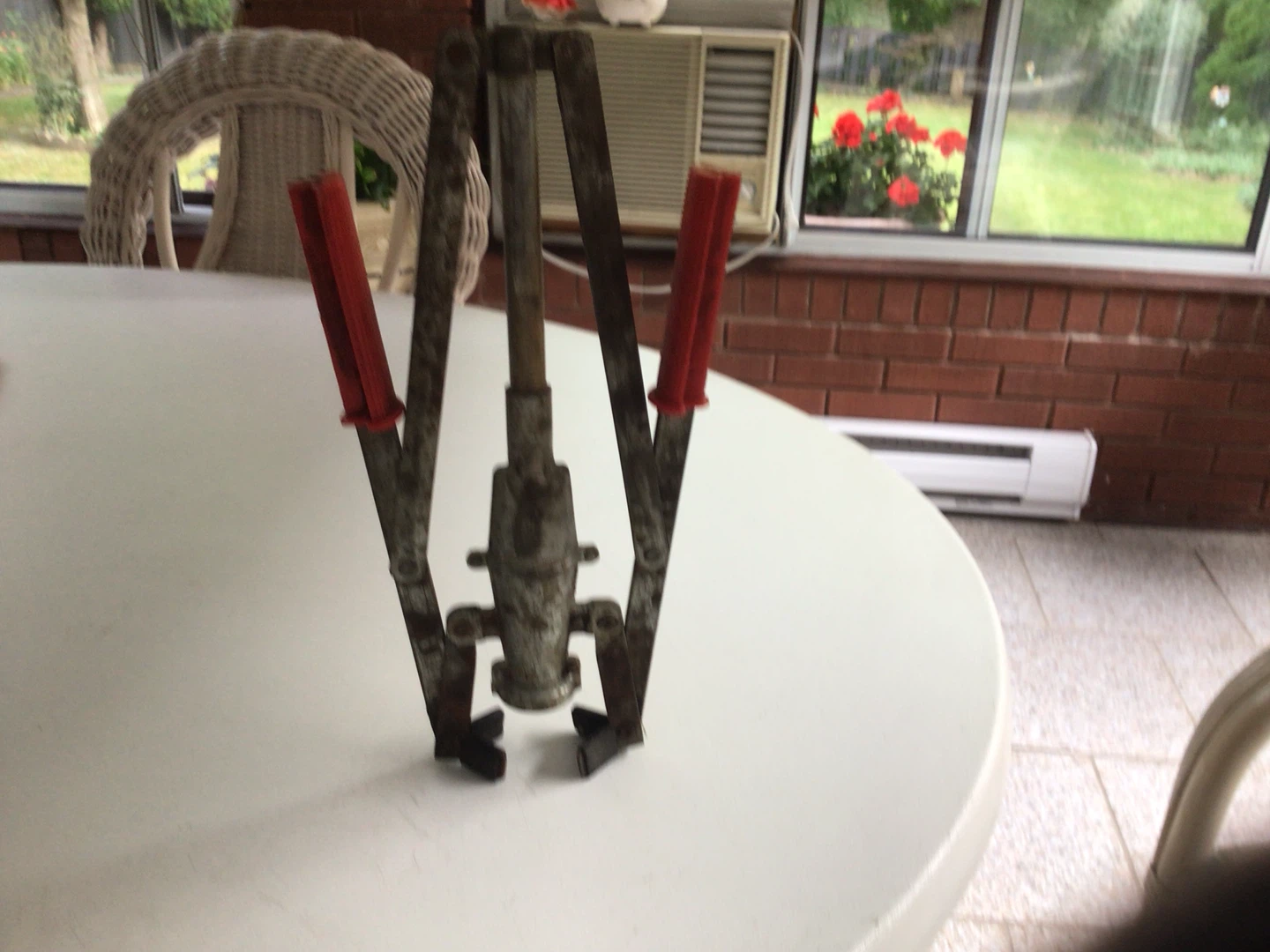Two handle corker for vine bottles - photo 2