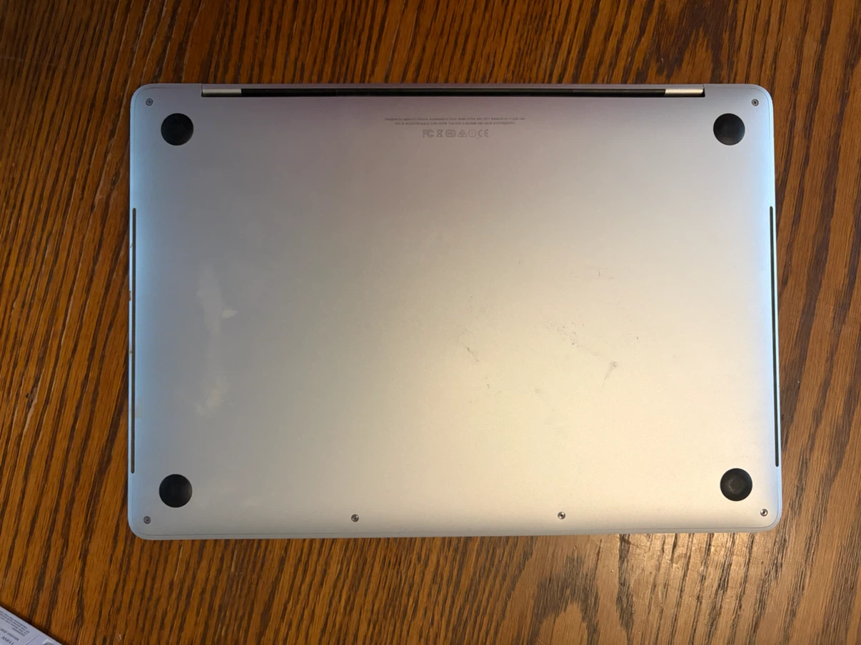 Apple MacBook Pro 13-inch Silver