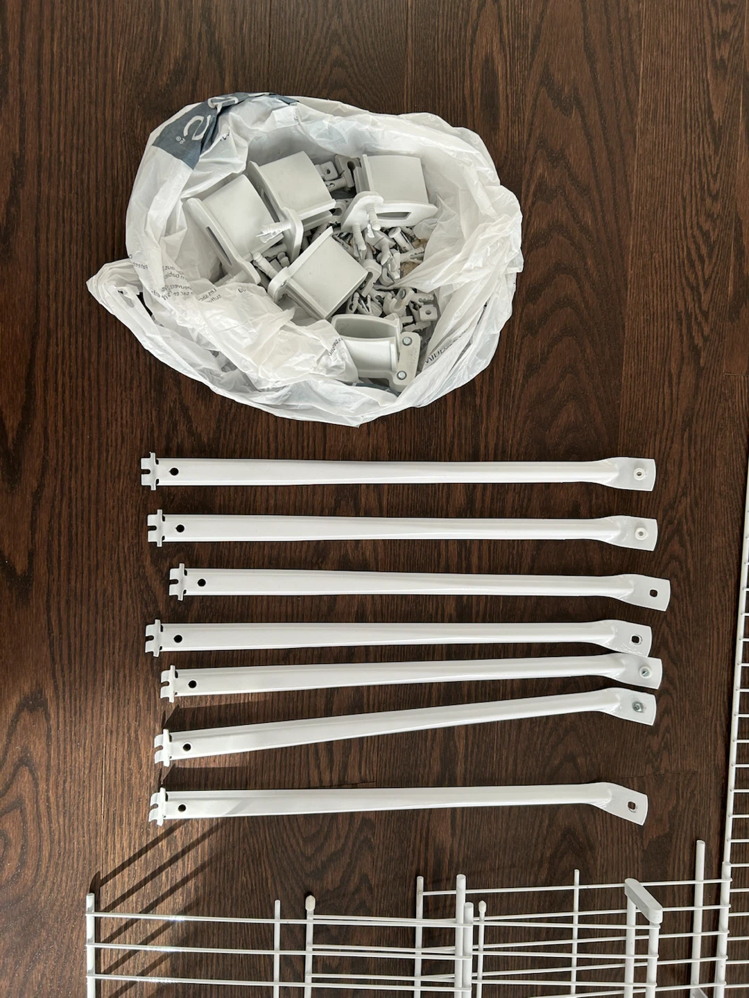 4 White wire shelving set - photo 2
