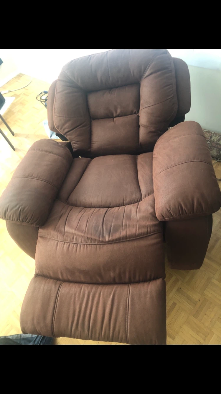Brown reclining armchair - photo 4