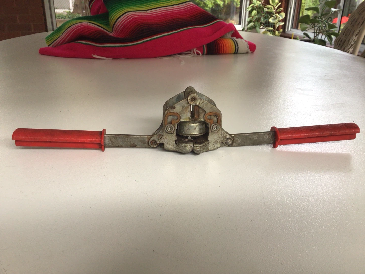 Vintage Handheld Can Capper