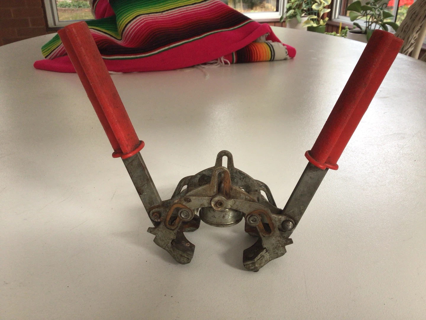 Vintage Handheld Can Capper - photo 2