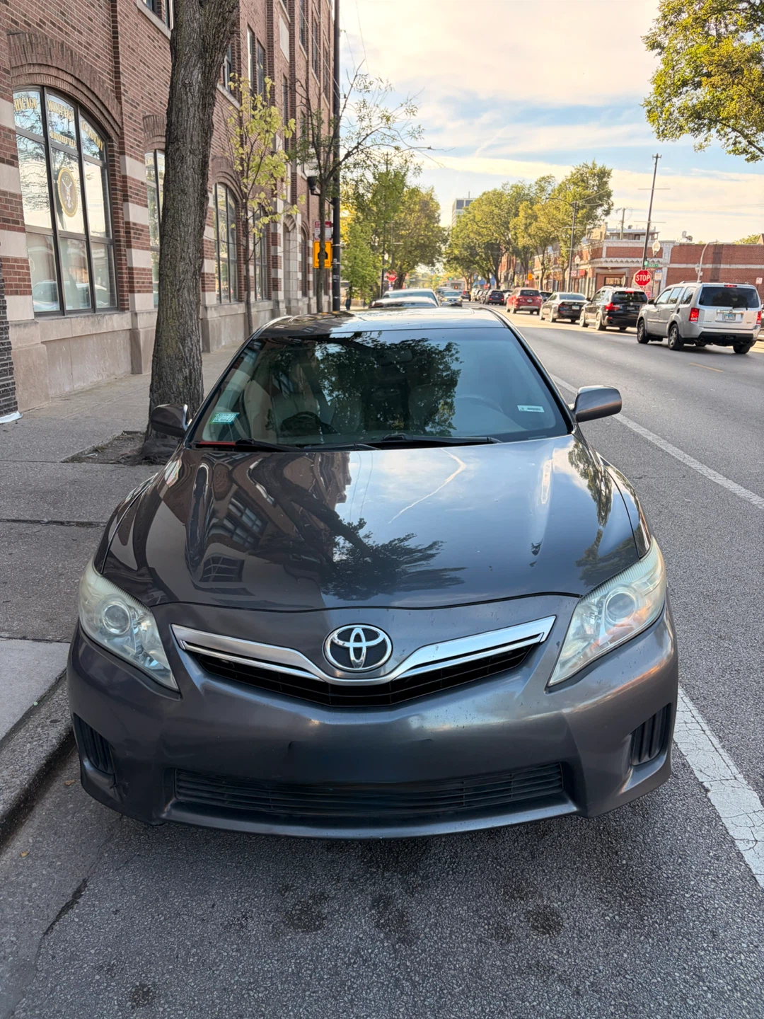 Gray Toyota Camry Hybrid - photo 3