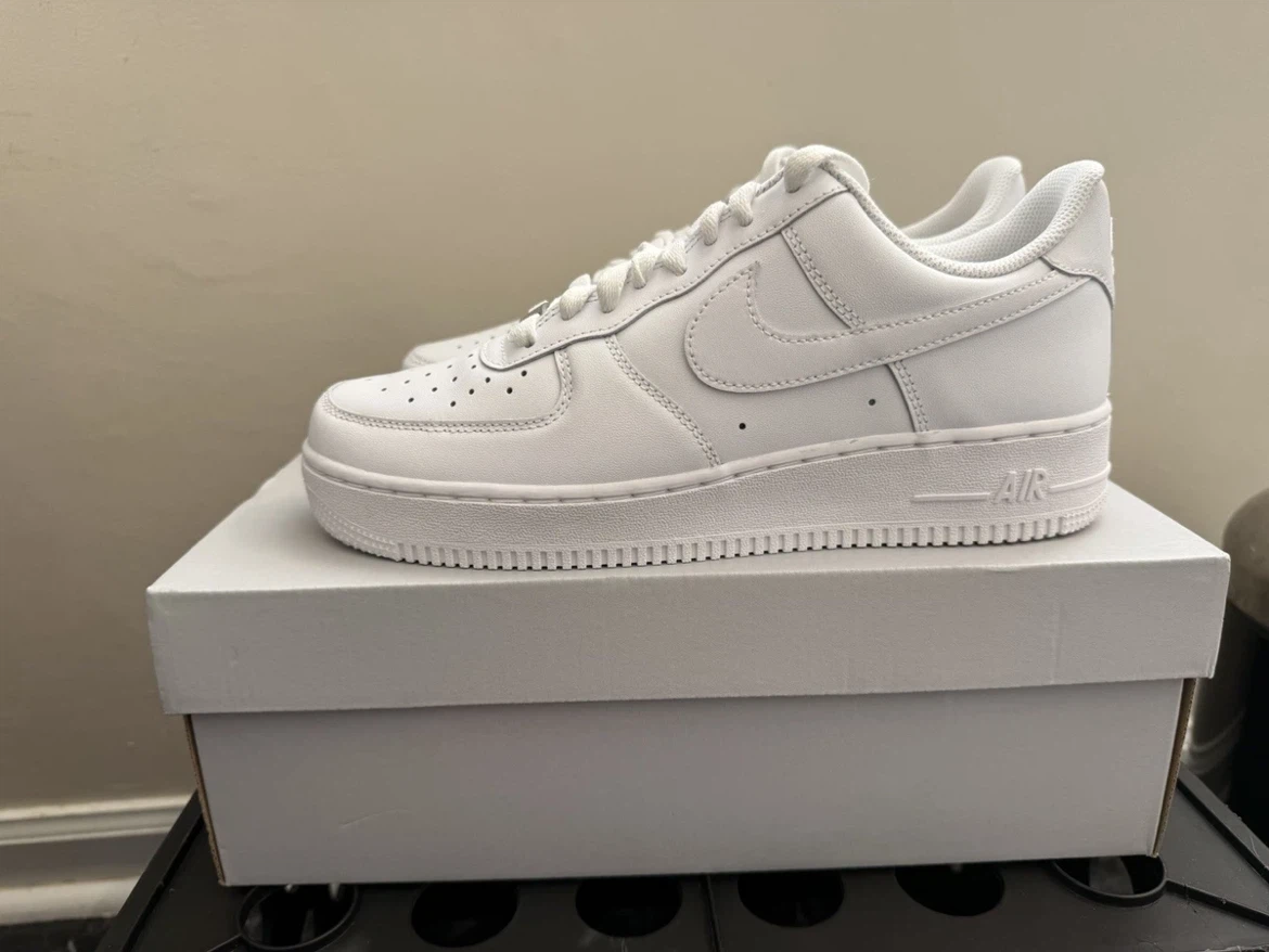 Nike Air Force 1 AUTHENTIC