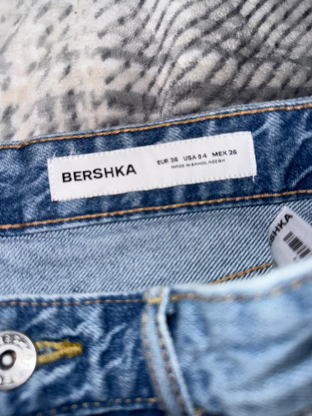 Bershka Denim Shorts Size 4 - photo 2