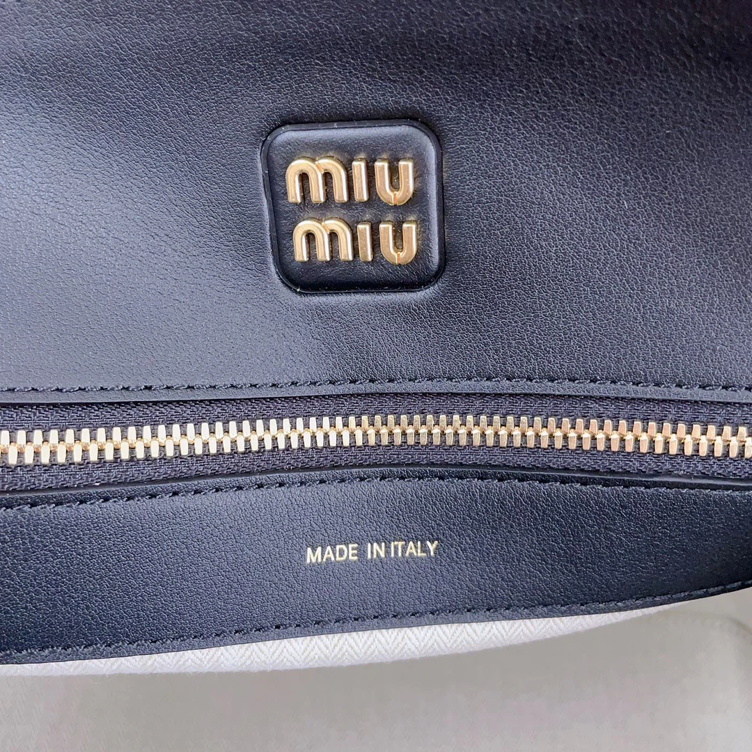 M-l-U Black Leather Tote Bag - photo 5