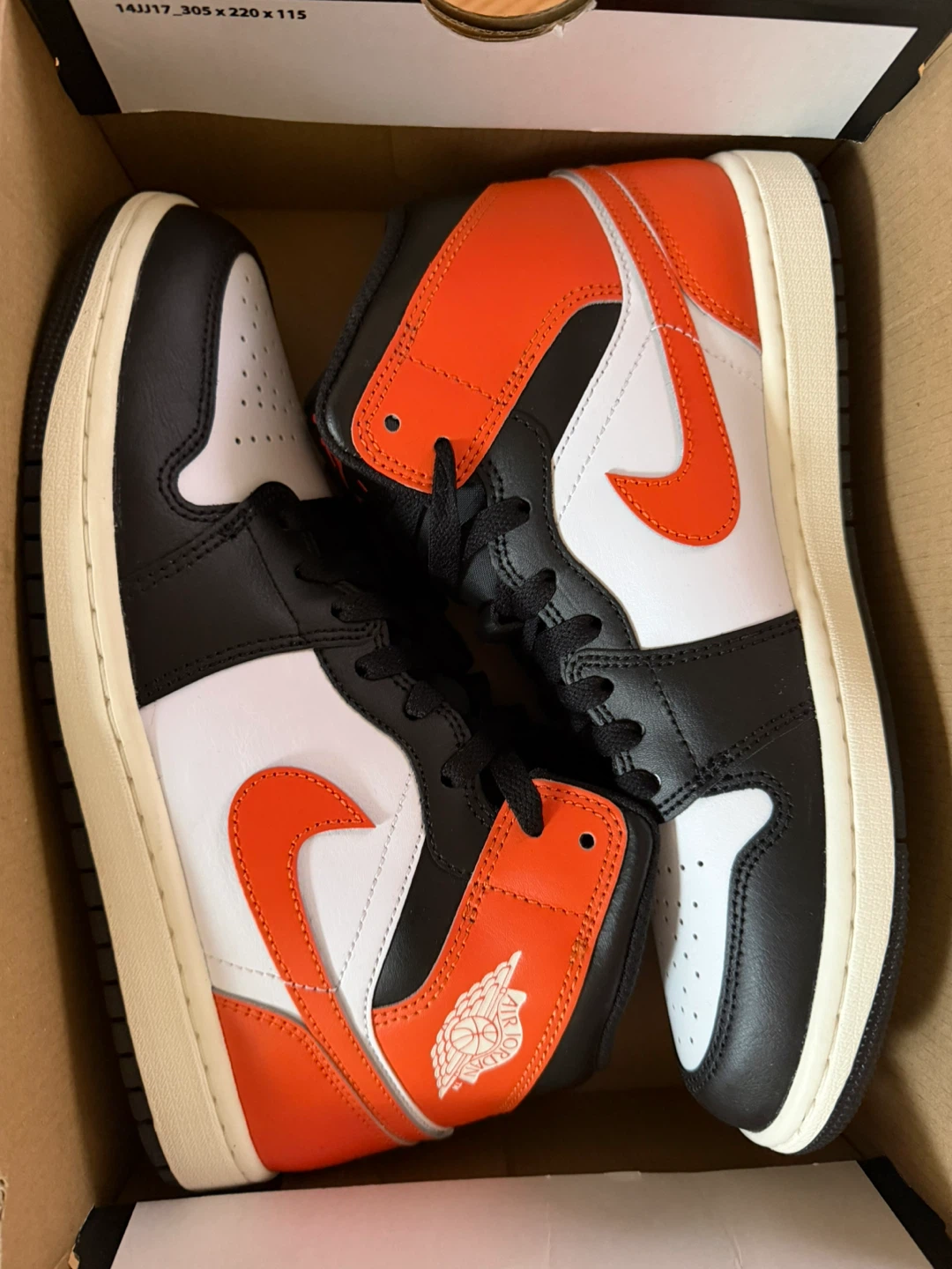 Air Jordan 1 Mid Starfish Black White size 8.5