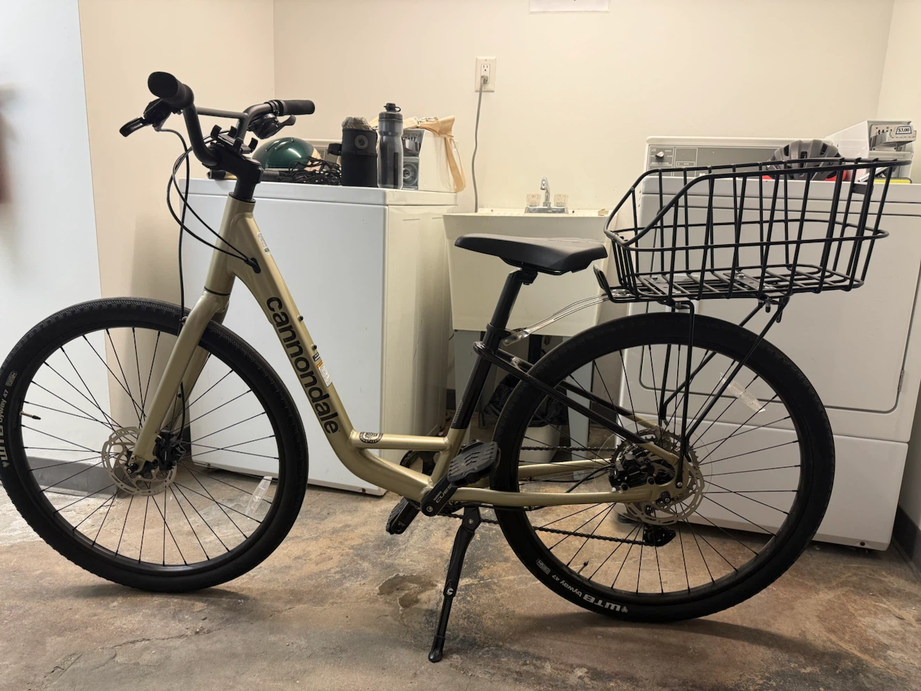 Cannondale Bike with Rear Basket