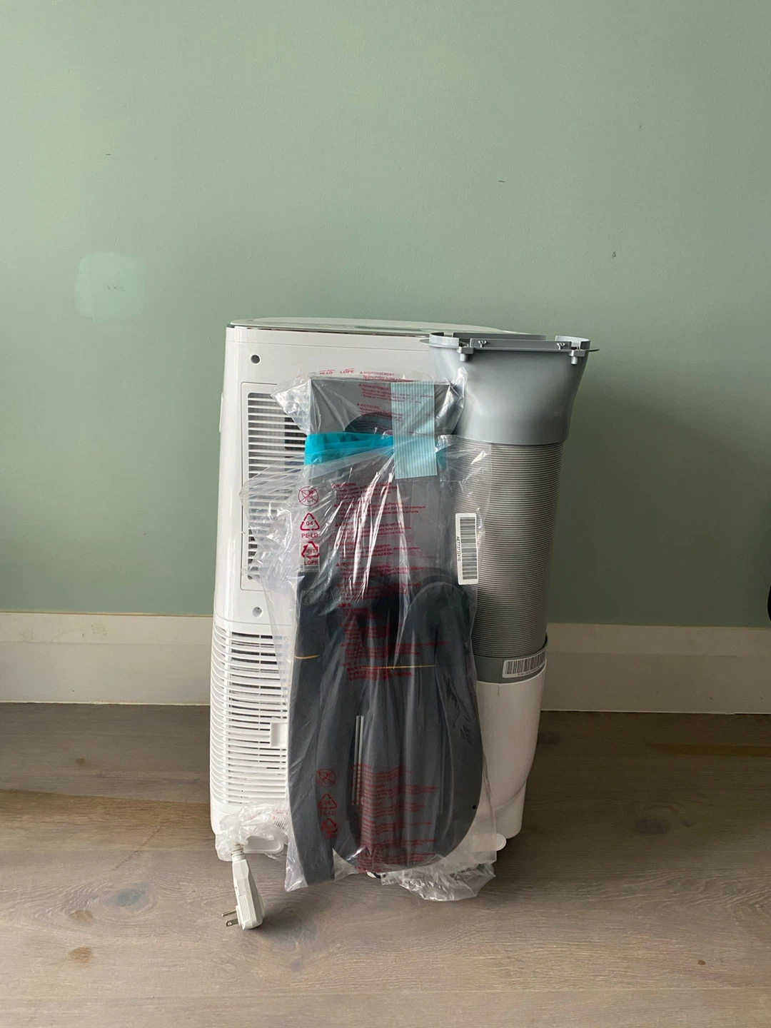 LG Smart Portable Air Conditioner - photo 4