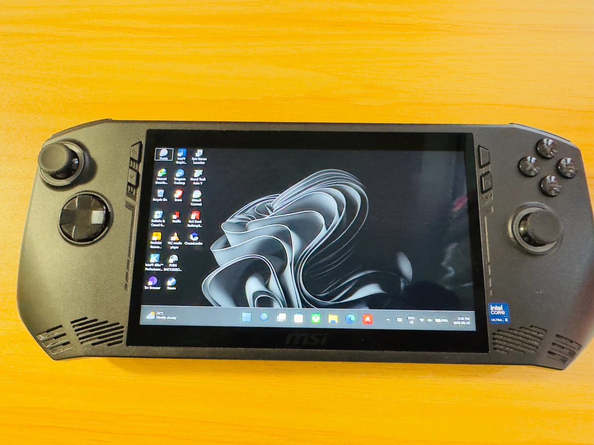 MSI Claw Handheld Gaming Pc - photo 3