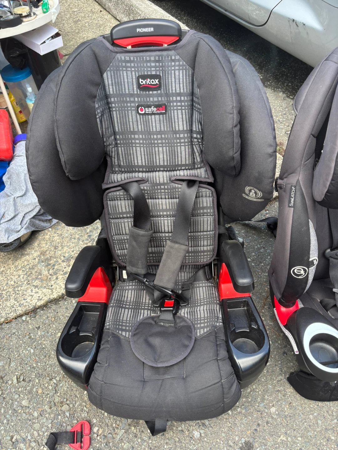 Car seat for kids 30 dollars each - photo 3