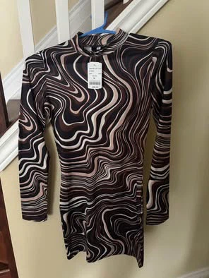 Abstract print long sleeve mini dress