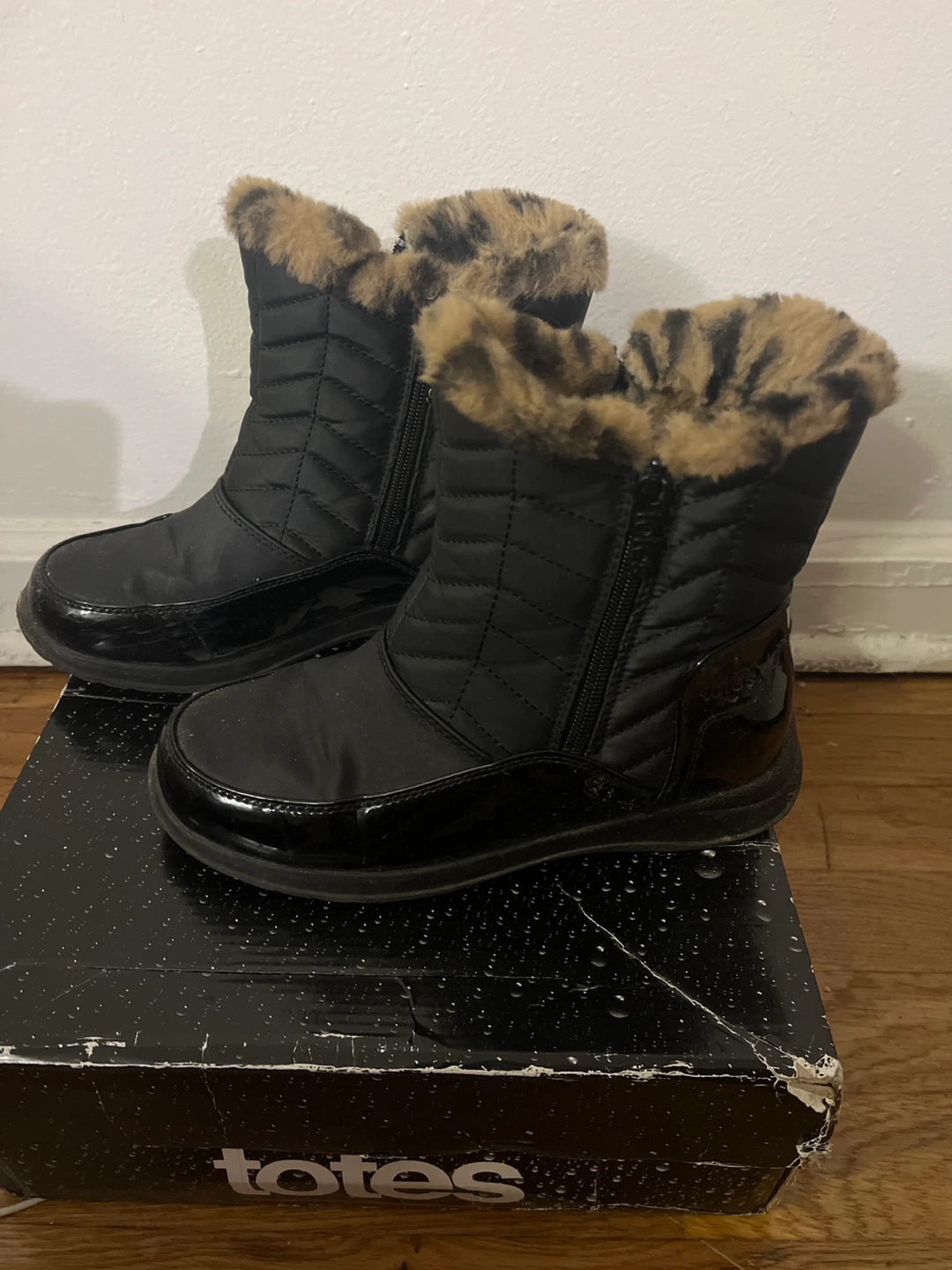 Totes Black Quilted Winter Boots