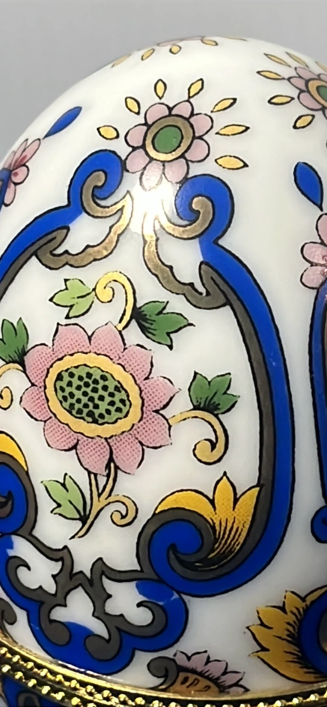 Footed Porcelain Egg Trinket Box - photo 3