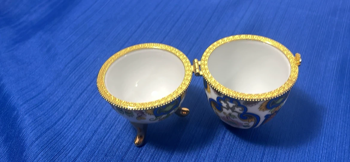 Footed Porcelain Egg Trinket Box - photo 5