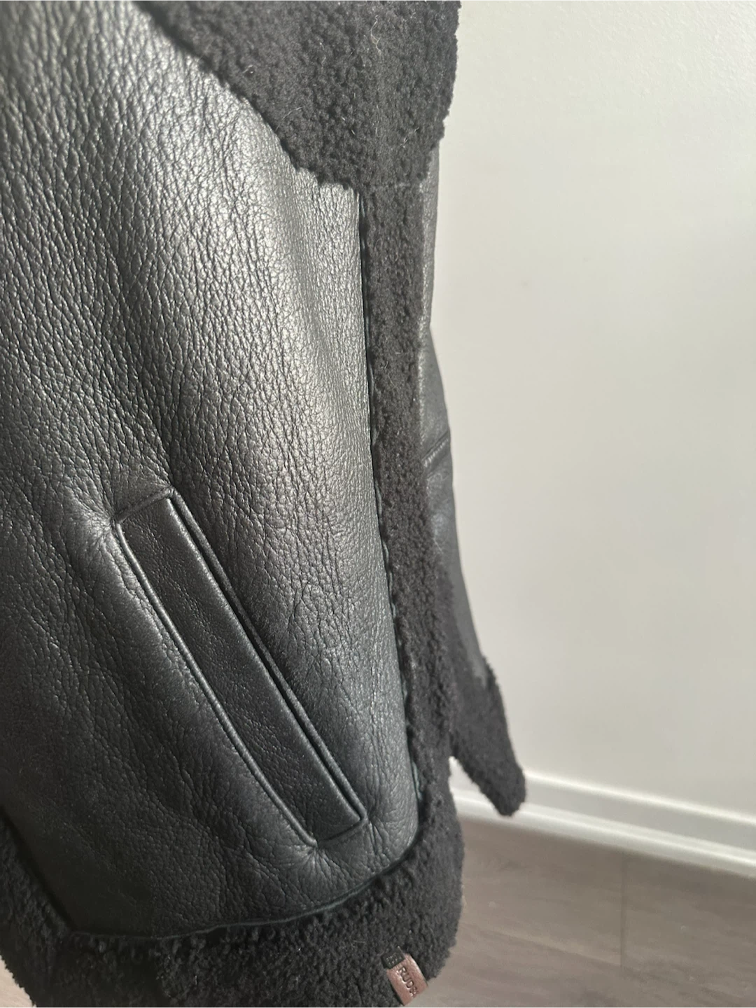 RUDSAK Black Leather Shearling Vest – Size S - photo 4
