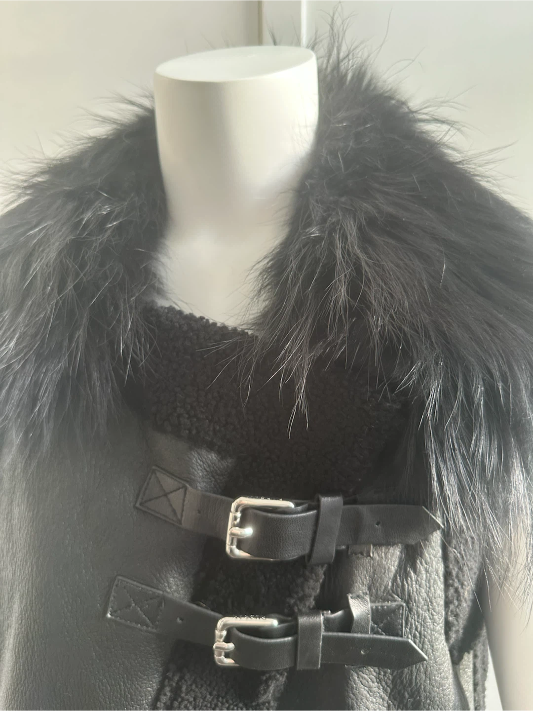 RUDSAK Black Leather Shearling Vest – Size S - photo 5