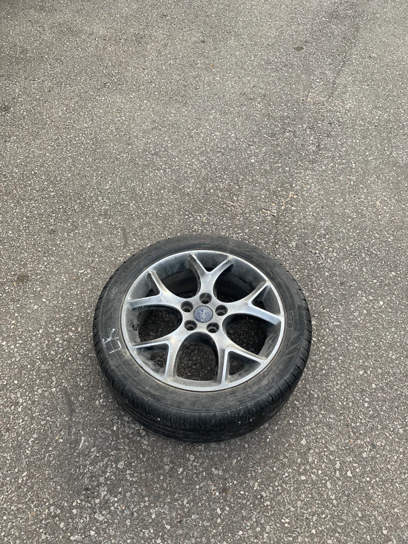 Ford Alloy Wheel and Tire 215/50 R17 - photo 3