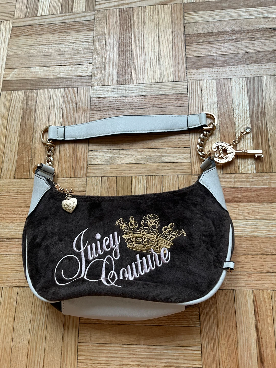 Juicy Couture Brown Velour Shoulder Bag .Gold Key & Heart Charms - photo 3