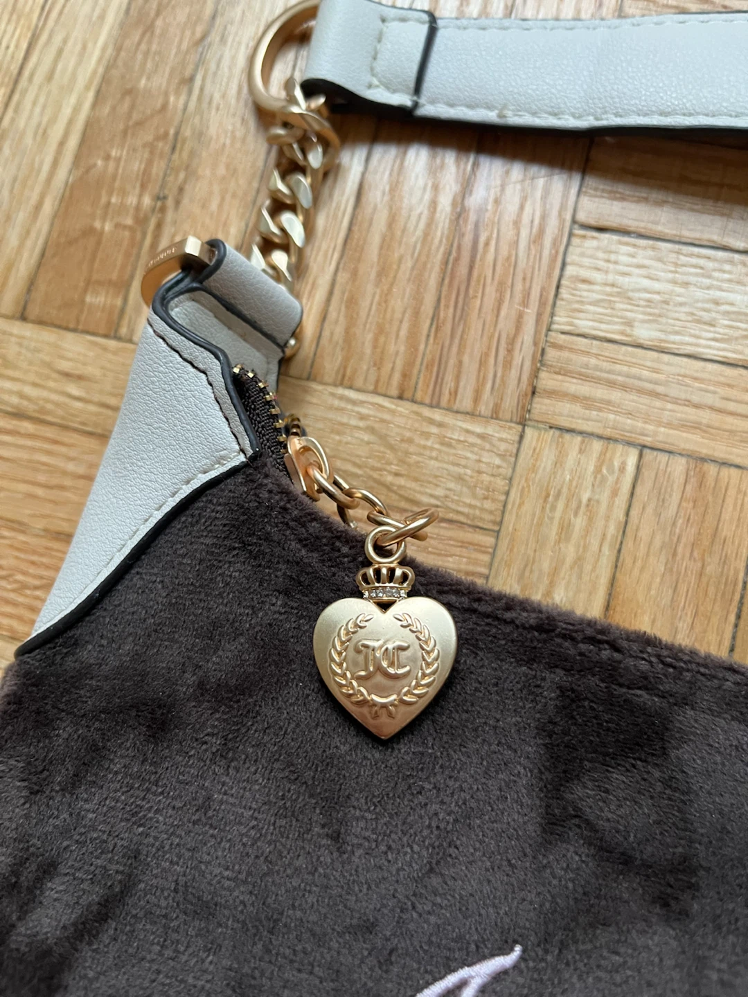 Juicy Couture Brown Velour Shoulder Bag .Gold Key & Heart Charms - photo 4