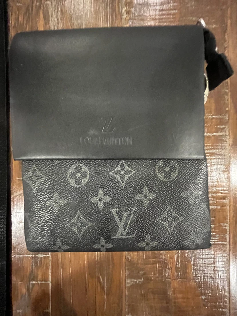 Louis Vuitton Monogram Eclipse Messenger Bag - photo 2