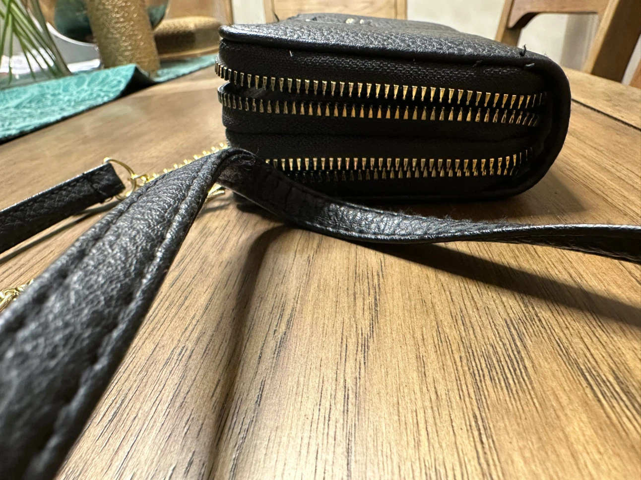 London Fog Black Crossbody Wallet – Fits Phone! - photo 5