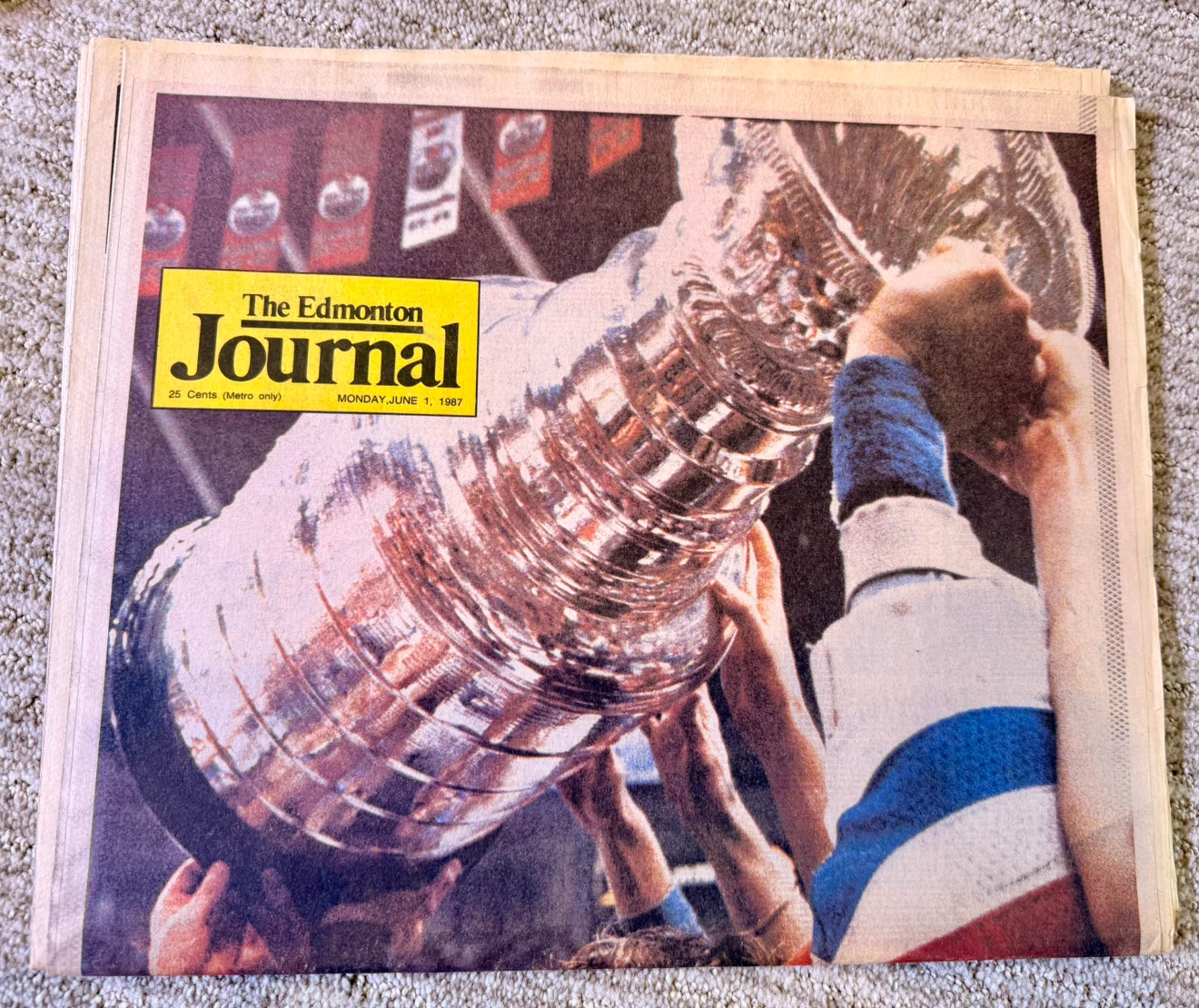Collection of Edmonton Journal Gretzky Hockey Newspapers - photo 3