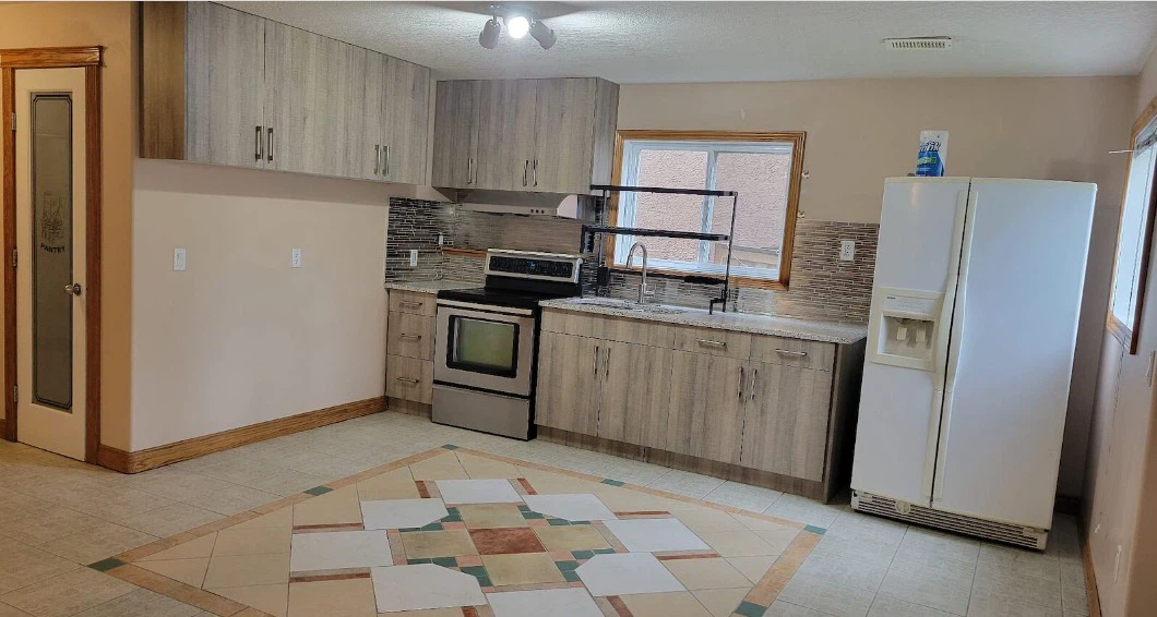 Legal Walkout Basement for Rent | 2 Bed + Den | Private Entrance - photo 4
