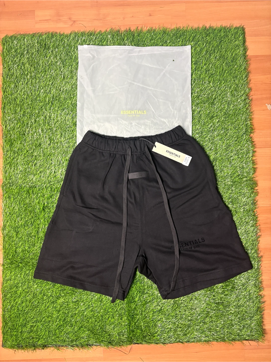 Fear of God Essentials Shorts - Black