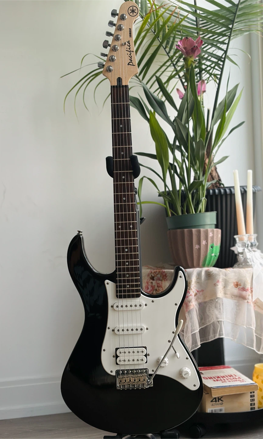 New Yamaha Pacifica Electric Guitar - photo 3
