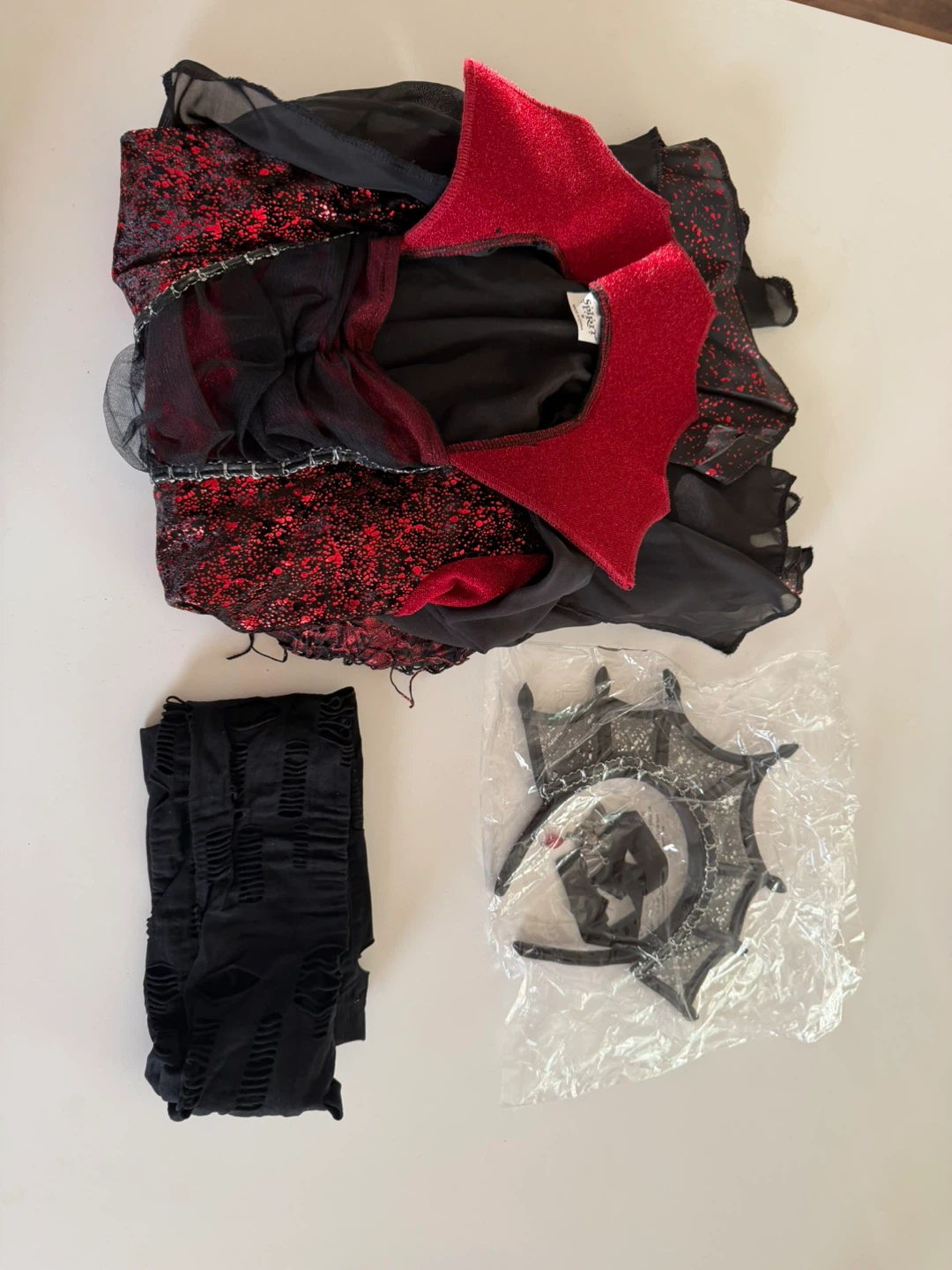 Spirit Halloween Dark Beauty Costume Child Medium - photo 3