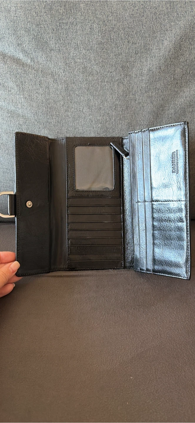 Danier Black Genuine Leather Wallet - photo 2