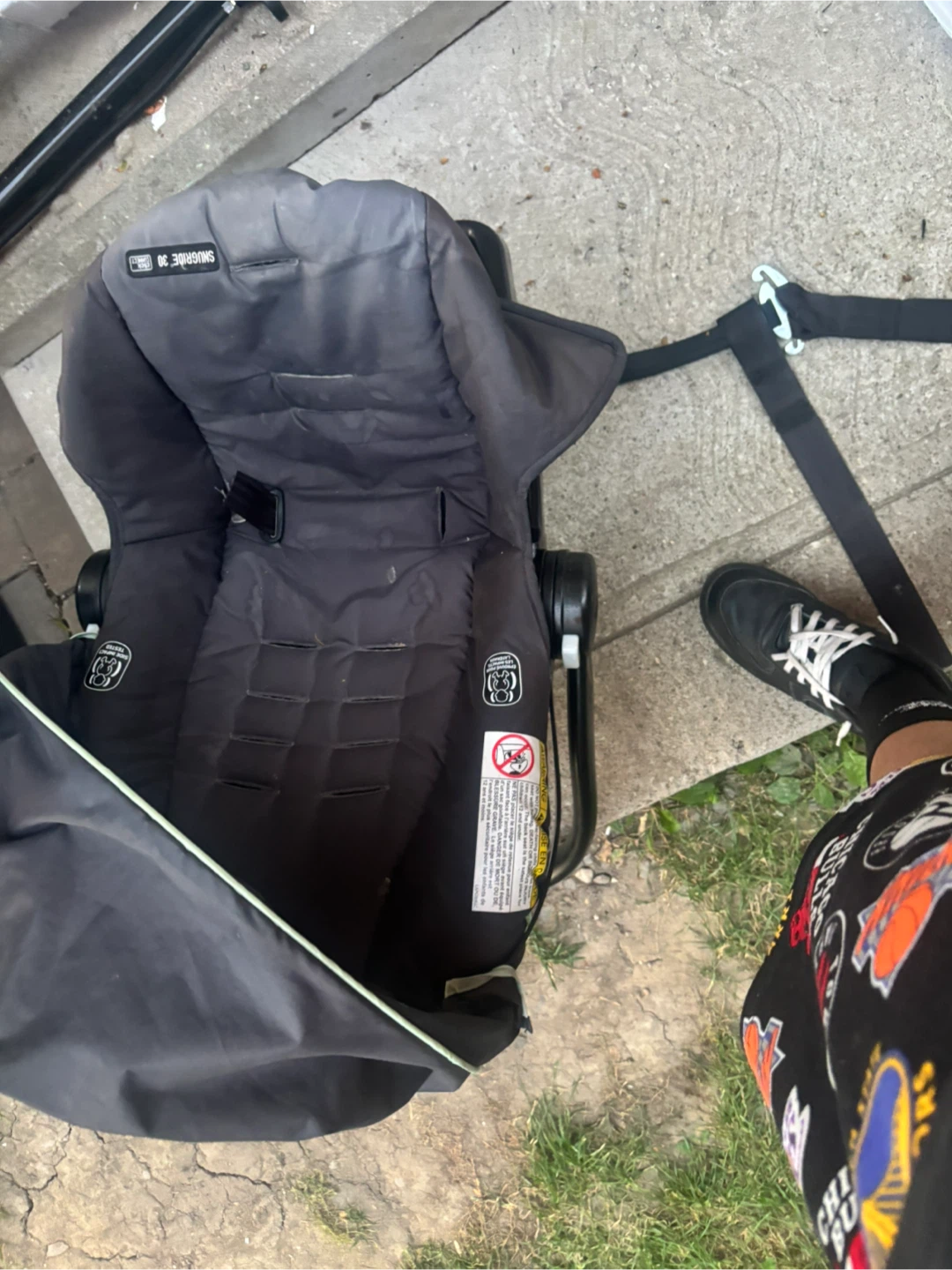 Graco SnugRide 30 Infant Car Seat - photo 2