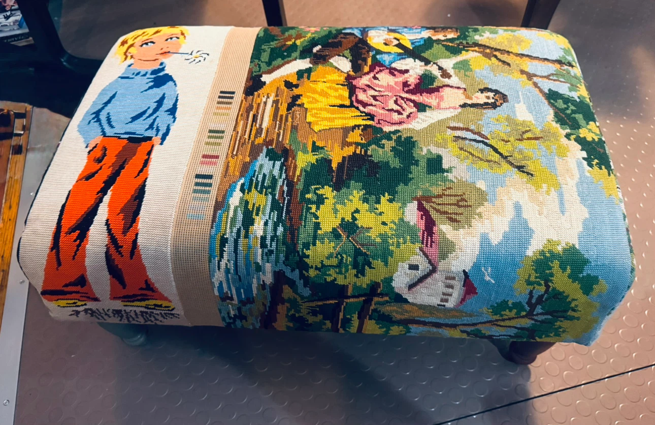 Paul smith Needlepoint Tapestry Ottoman - photo 2