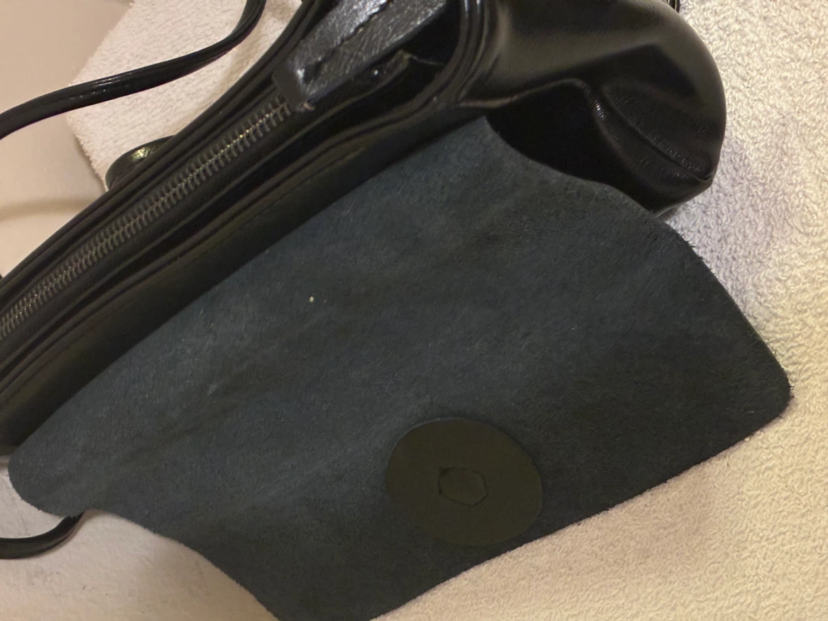 Black Leather Crossbody Bag - photo 3